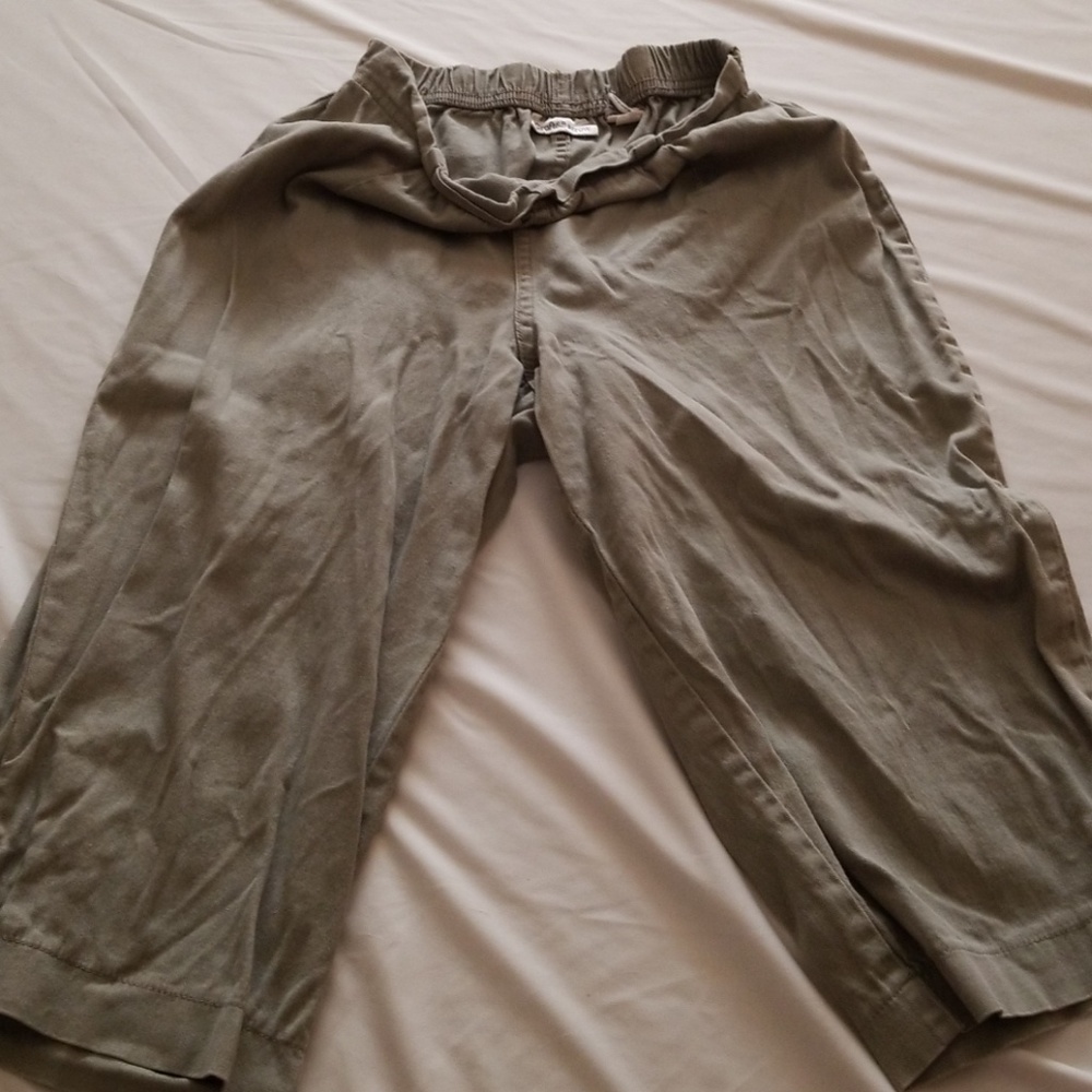 Capris - Picture 2 of 3